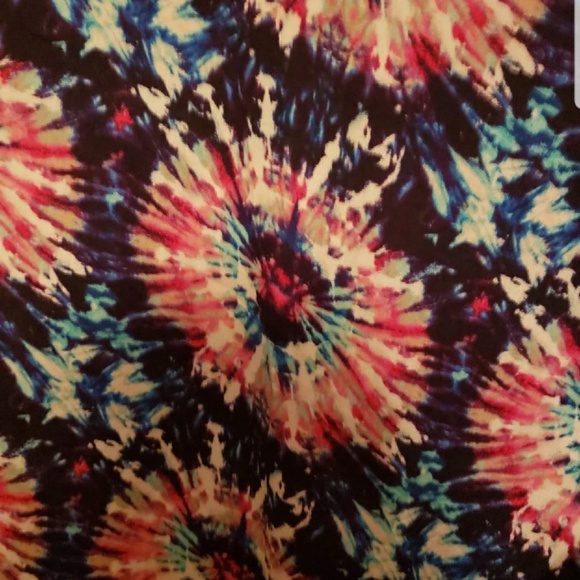 Tie dye shirley lularoe - Picture 2 of 4